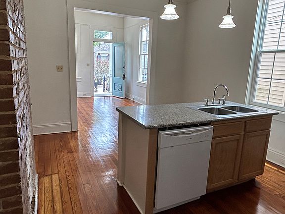 3rd image of 2212 Soniat St