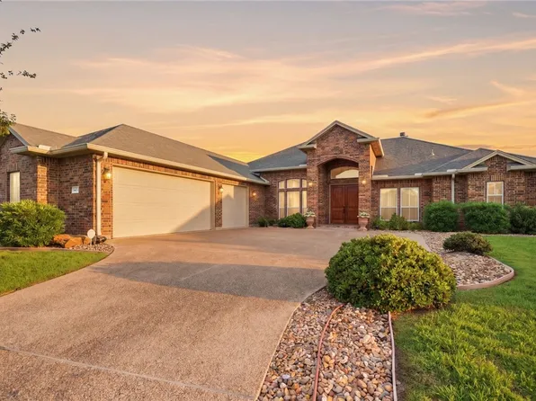 6410 Coronation Dr, Corpus Christi, TX 78414