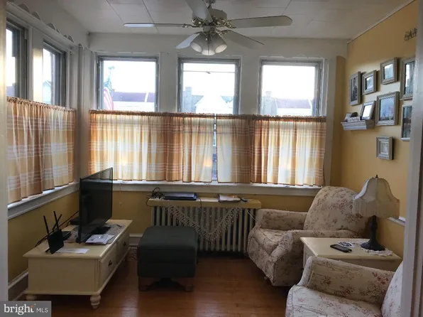 3427 Saint Vincent St, Philadelphia, PA 19149