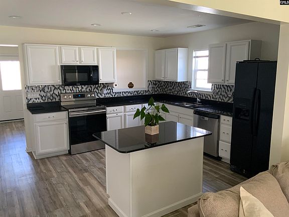 3rd image of 563 Silver Spoon Ln