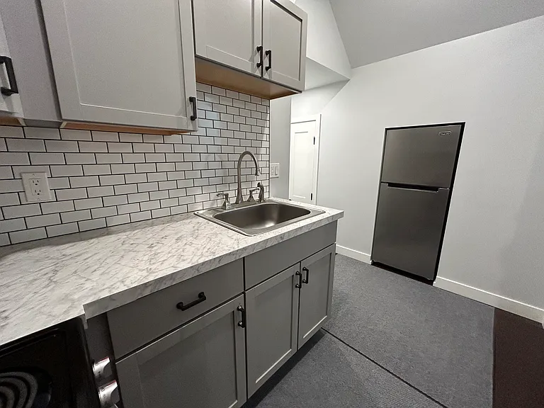 325 Church St — Photo 20