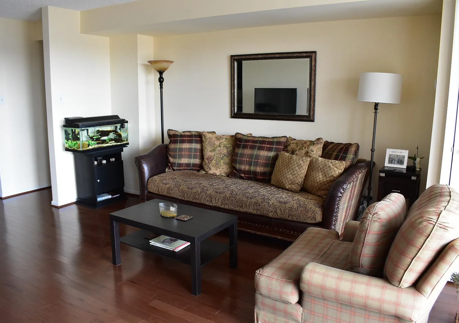 2 bed, 1081 sqft, $2,400 — Photo 4