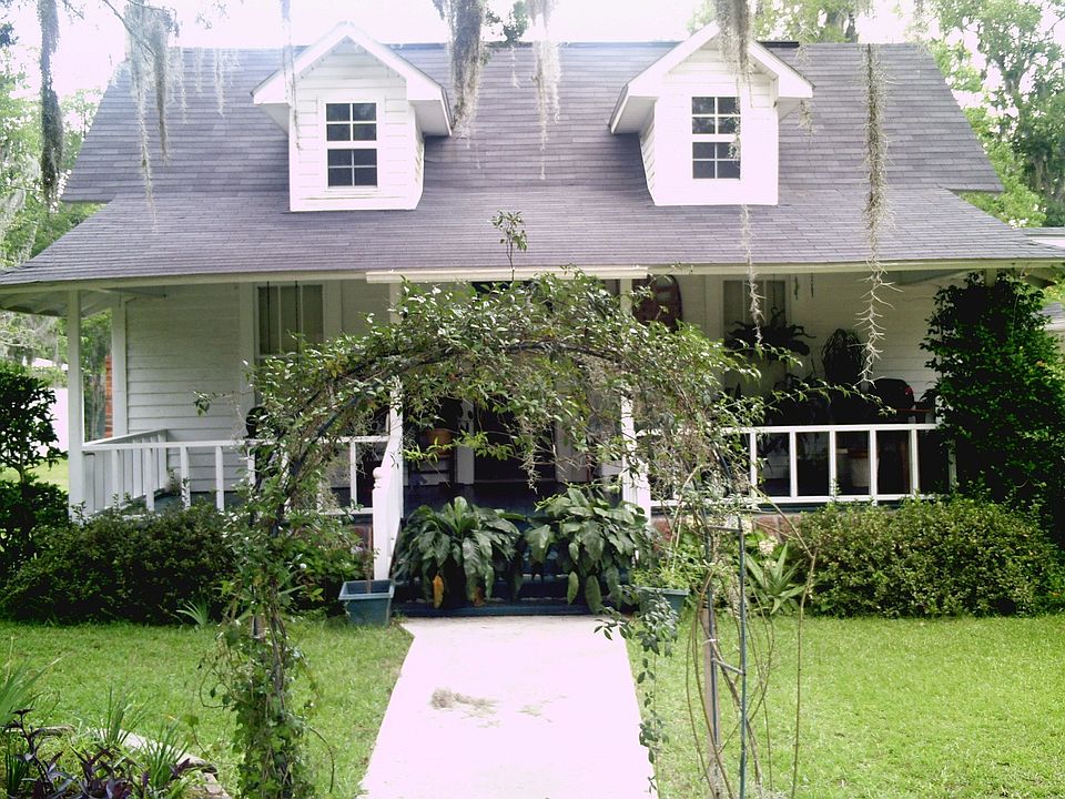 2nd image of 811 Hendry St