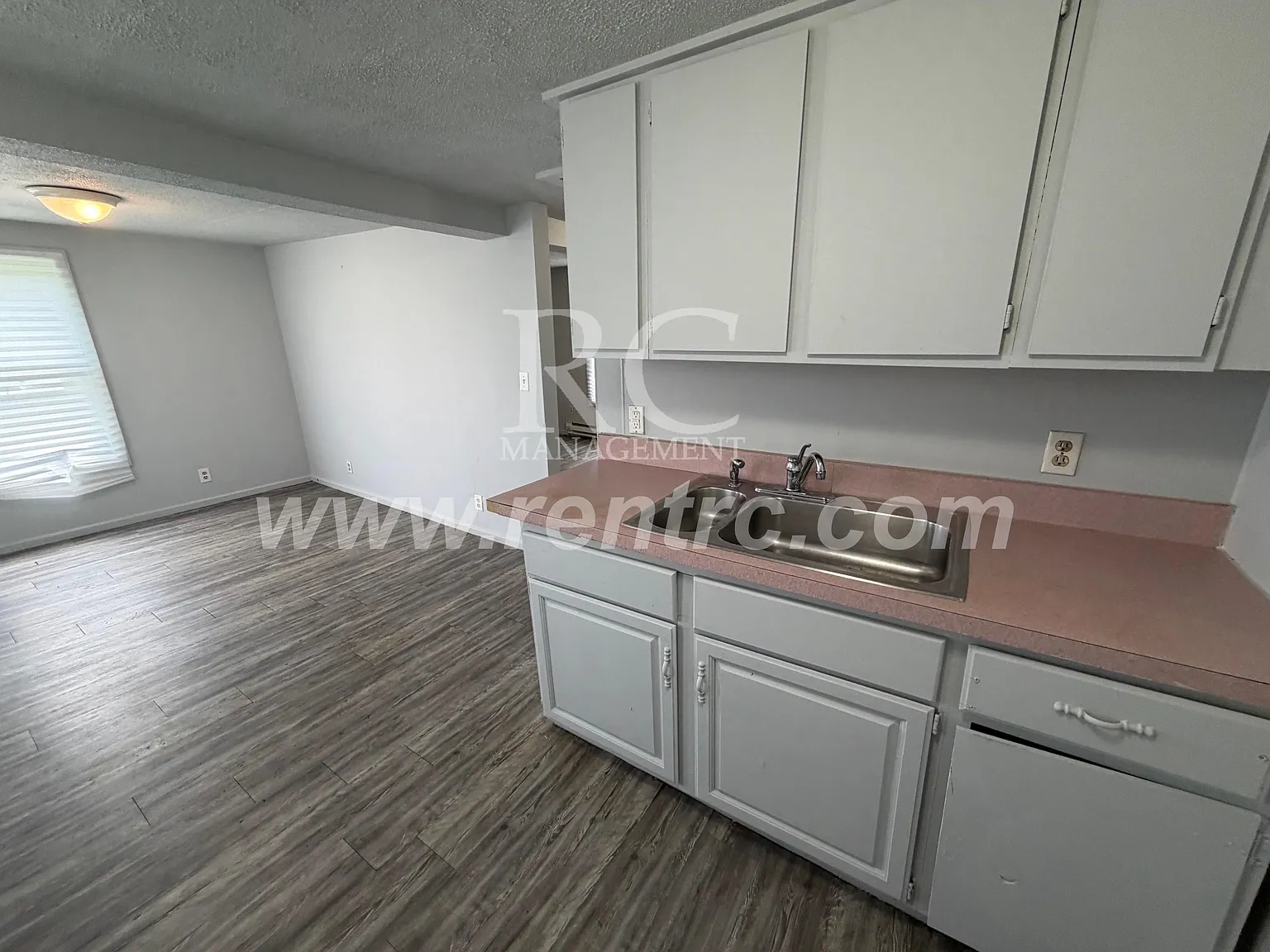 2 bed, 700 sqft, $495 — Photo 3