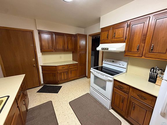5th image of 1609 E 9th St