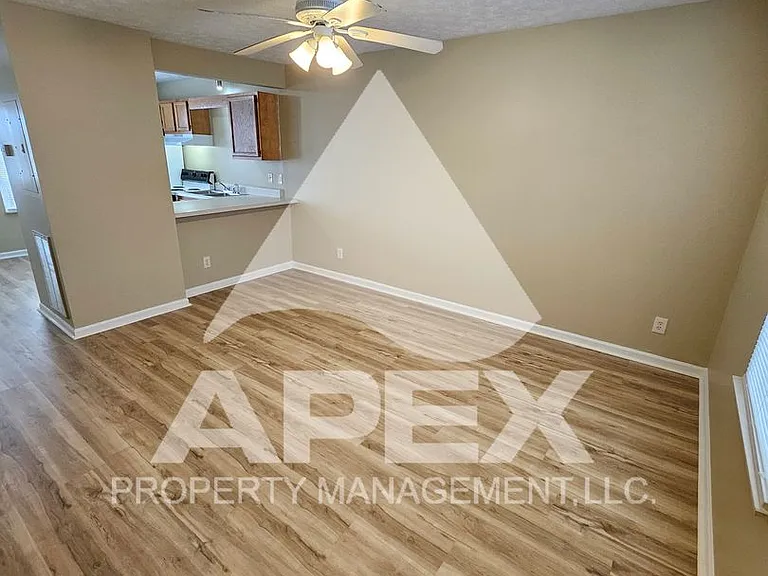1827 Sweet View Way — Photo 3