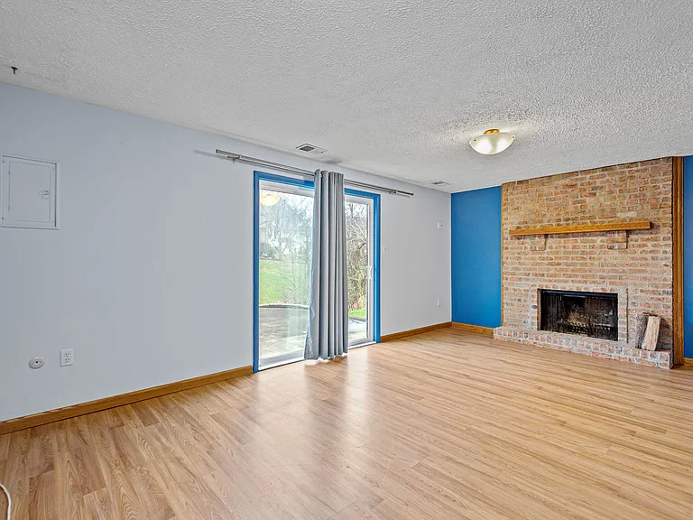 706 Wheatland Cir — Photo 11