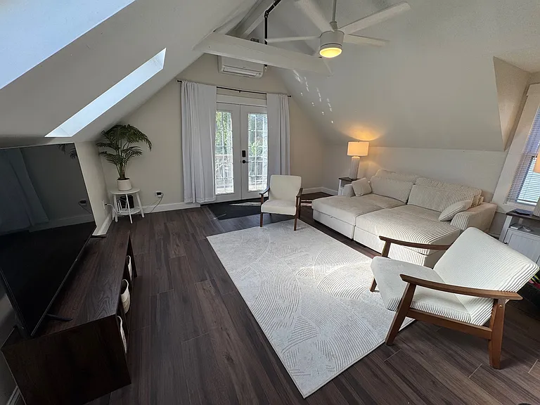 74 Graham St #3 — Photo 1