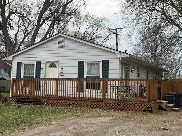 905 Liberty St, Algonac, MI 48001