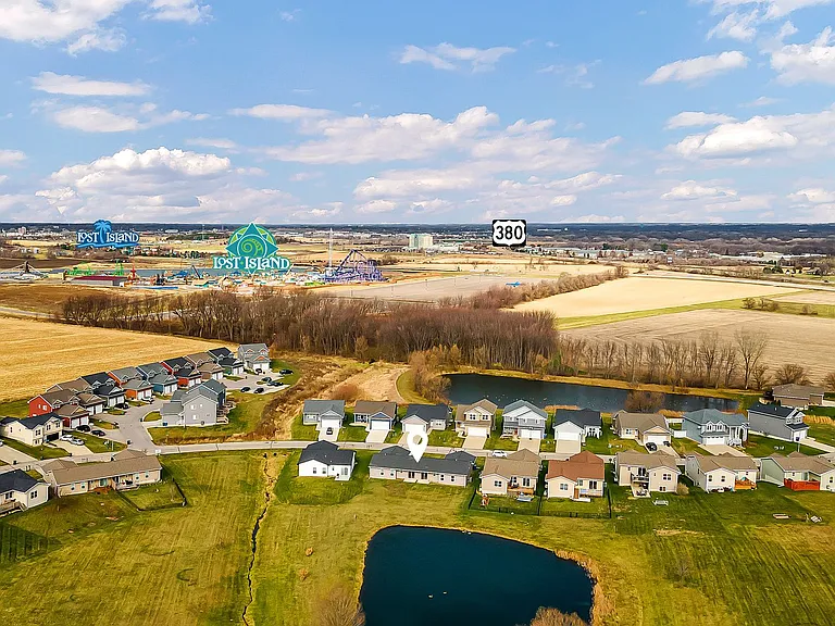 Summerland Twinhomes | Waterloo | Near Lost Island Waterpark — Photo 40
