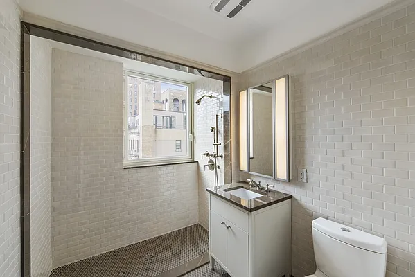 Sold by Nest Seekers International | media 10