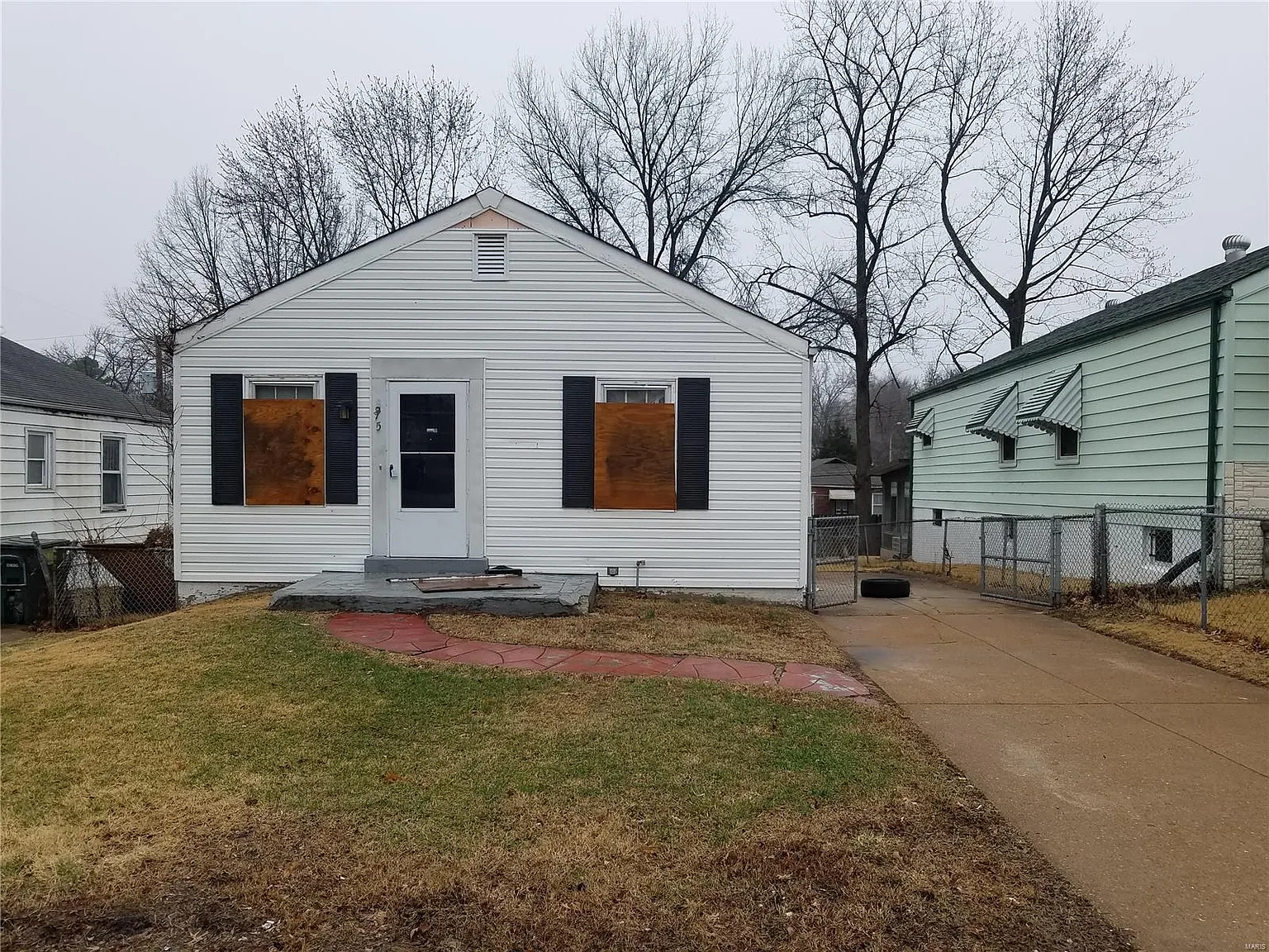 875 Gustav Ave photo 1