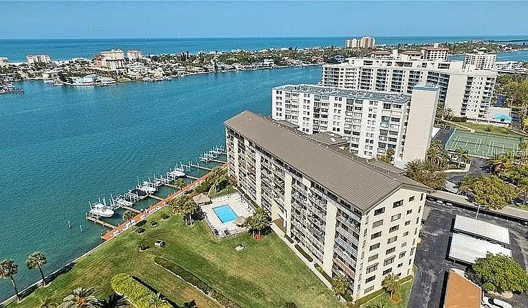 650 Island Way #708 — Photo 1