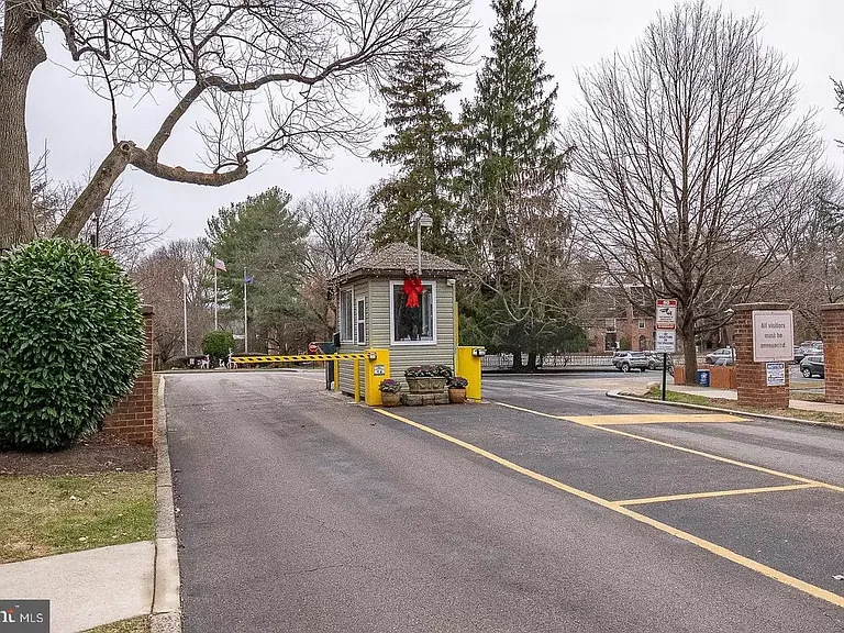 4000 Gypsy Ln #506 — Photo 2