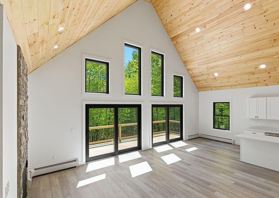 2nd image of 22 Keystone Drive