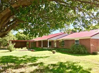 12304 N 1874th Rd, Sayre, OK 73662
