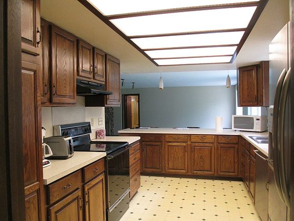 3rd image of 18424 6th St E