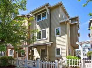 2228 W Middlefield Rd, Mountain View, CA 94043