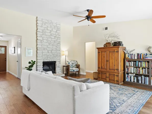 617 Blackberry Dr, Austin, TX 78745