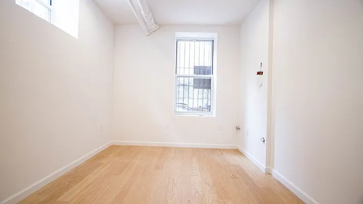 Rented by Nooklyn NYC LLC | media 25