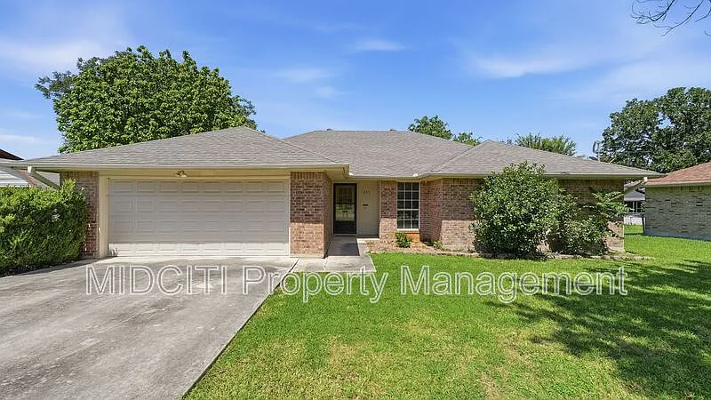 1233 Hollyhock Ln