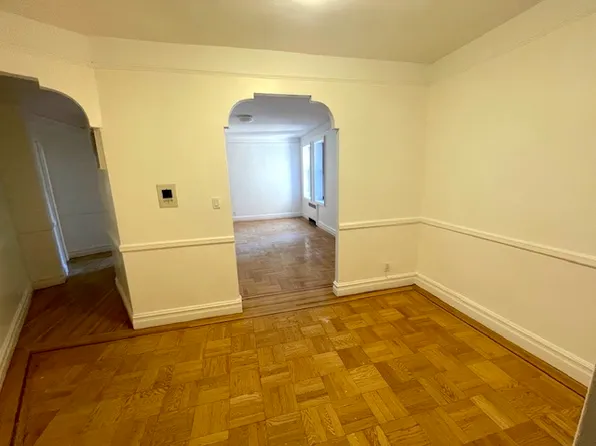 71 Ocean Parkway image 5 of 9