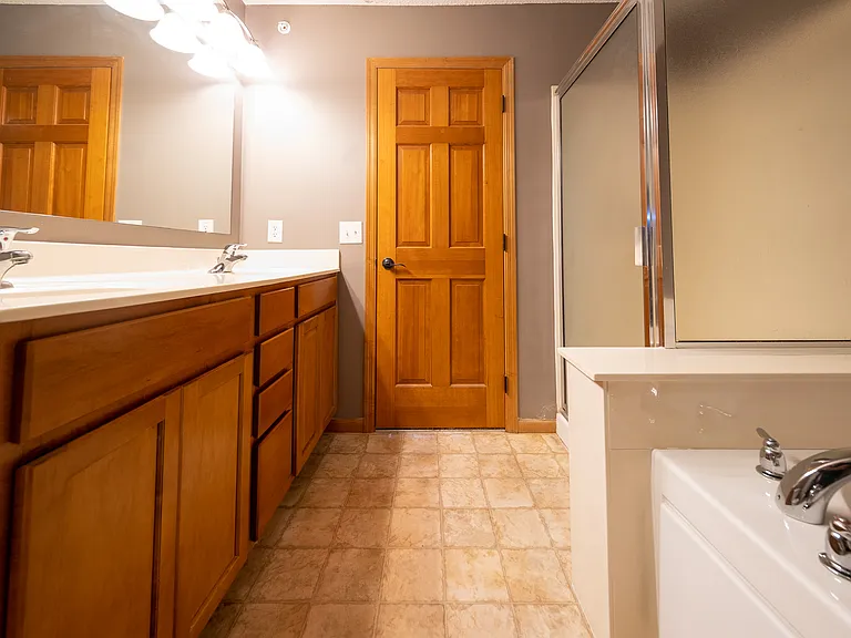 10930 Fergus St NE #F — Photo 16