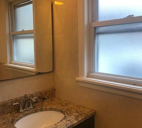 5th image of 3706 Utopia Pkwy #1