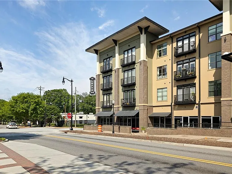 5300 Peachtree Rd #2104 — Photo 18