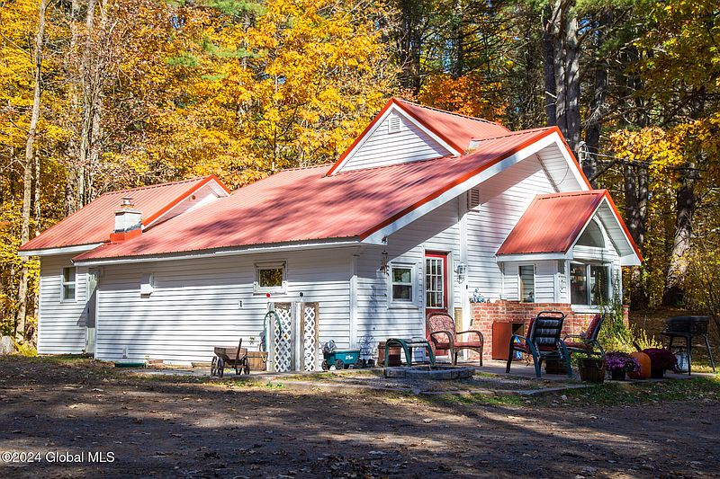 3rd image of 115 Cook Lane