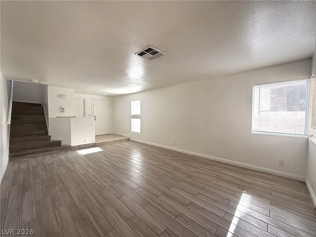 3 bed, 2.5 bath, 1665 sqft, $1,935 — Photo 4