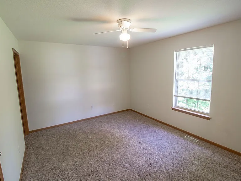 1529 Bodie Dr — Photo 3