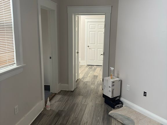 4th image of 139 Troup St #101