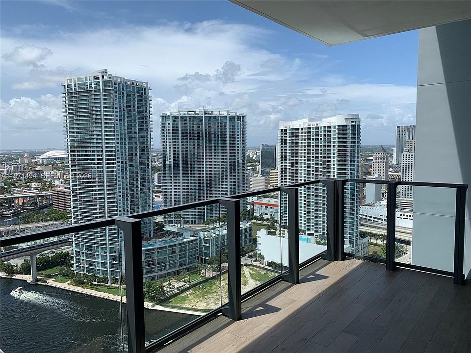 1st image of 68 SE 6th St APT 3010