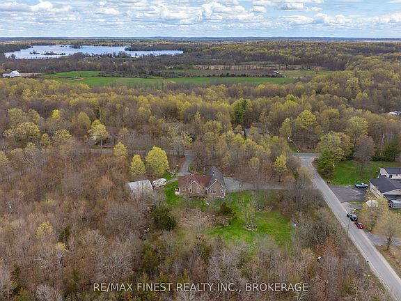 5th image of 2926 Lake Rd