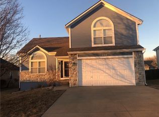 436 Pinnacle Dr, Raymore, MO 64083