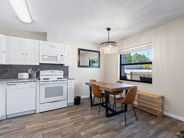 1 Brittany Ln #C — Photo 5