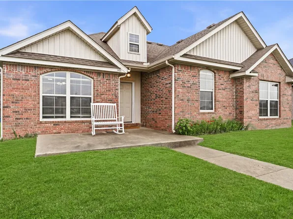 3100 Featherston Rd, Bentonville, AR 72713