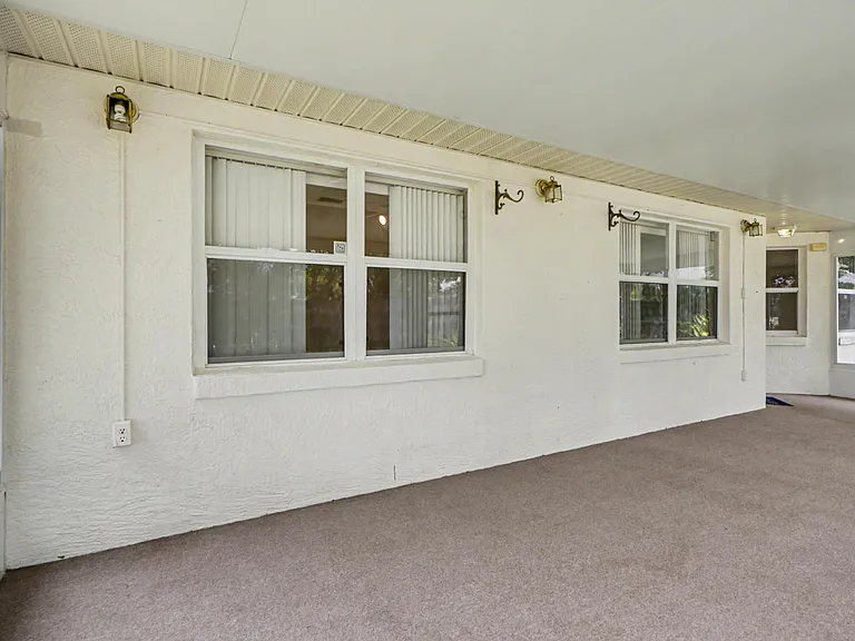 4 Foxhall Ct — Photo 46
