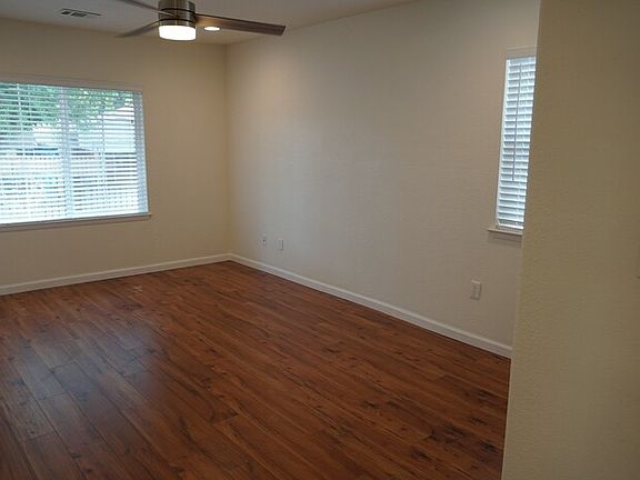 4th image of 3424 35th St