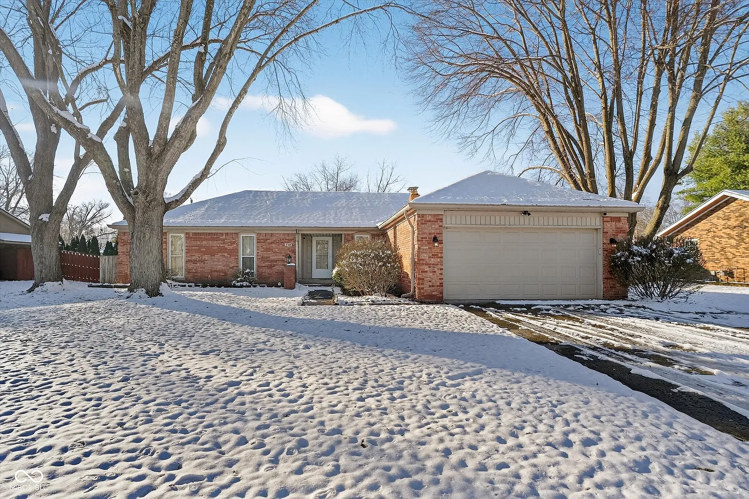 730 Colonial Way photo 1