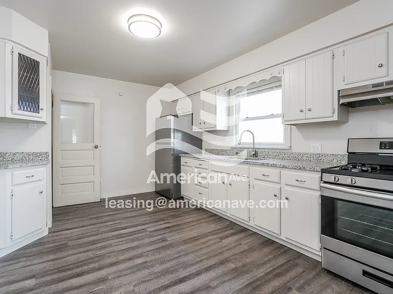 1789186_005_dining_room_13717783.jpg