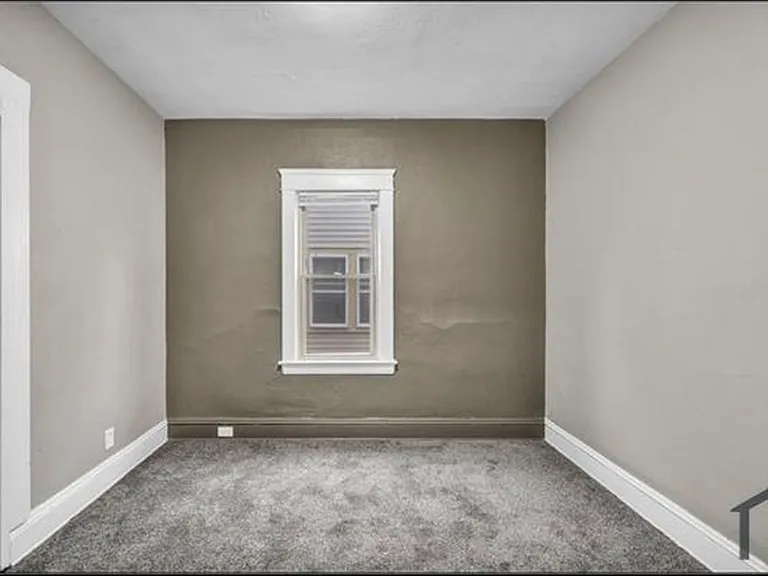 2807 E 124th St #1 — Photo 12