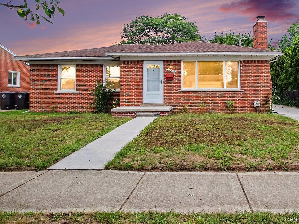 1st image of 32824 Hees St