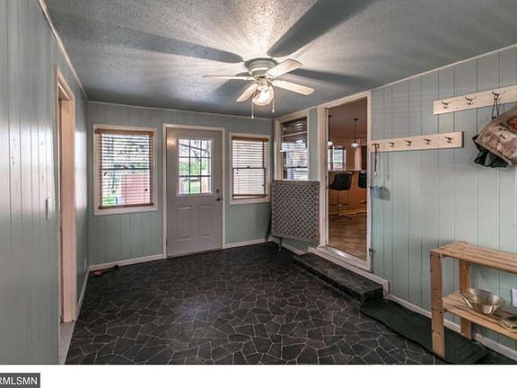 5th image of 2997 Bellaire Ave