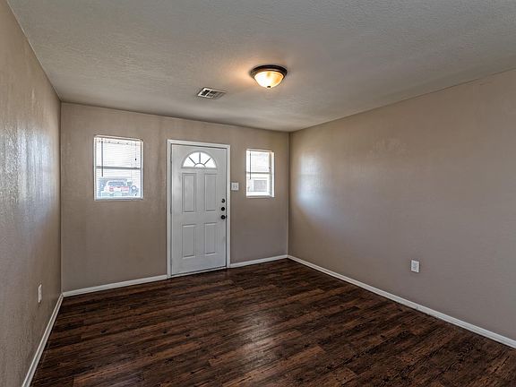 3rd image of 527 N Stefka Dr