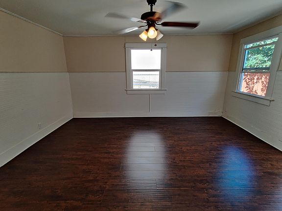 5th image of 3305 Roseview Ave