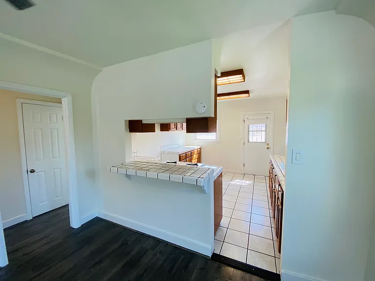 1318 Madrid Ave — Photo 4