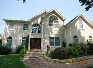 5 Tucker Ct, Clementon, NJ 08021