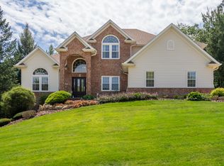 6799 Ridges Ct, Bettendorf, IA 52722
